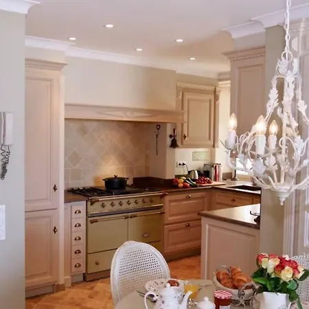 Bord De - Ac, Wifi, Chic, Sea View, 2 Minutes Walk Antibes