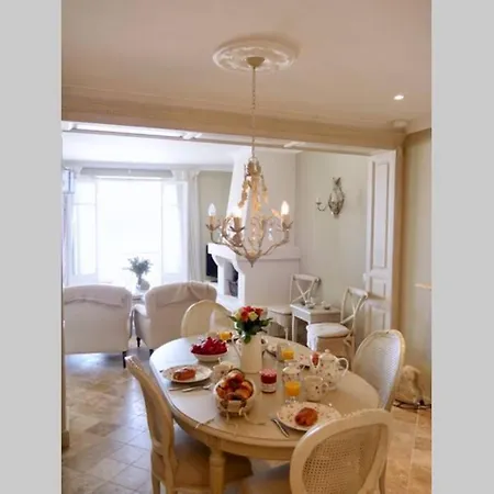 Bord De - Ac, Wifi, Chic, Sea View, 2 Minutes Walk