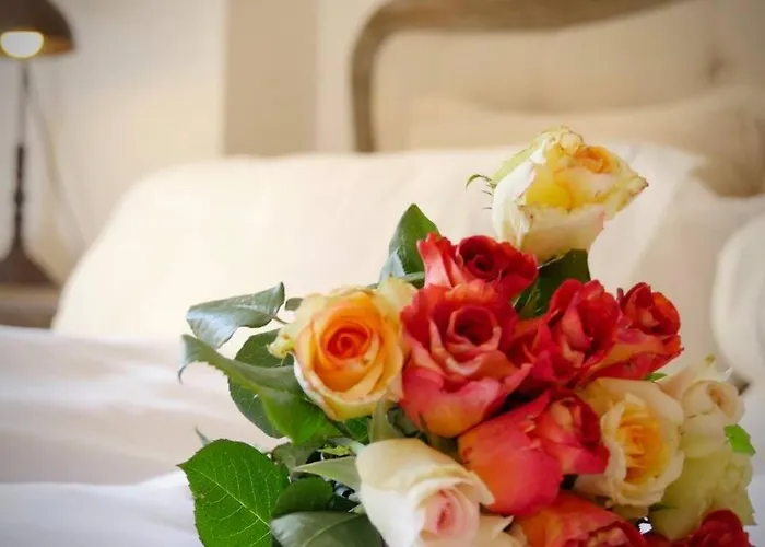 Bord De - Ac, Wifi, Chic, Sea View, 2 Minutes Walk Antibes