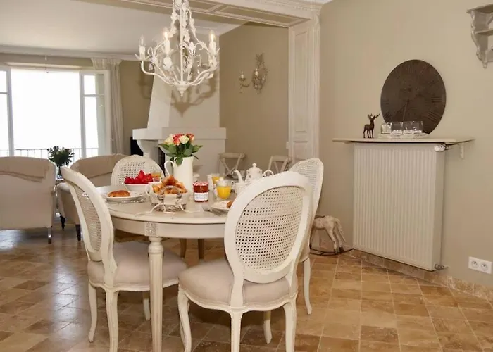 Bord De - Ac, Wifi, Chic, Sea View, 2 Minutes Walk דירה *