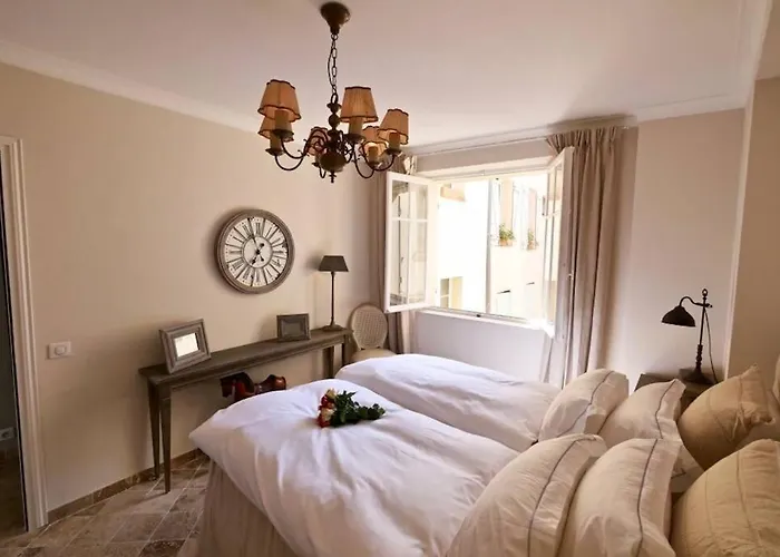 Bord De - Ac, Wifi, Chic, Sea View, 2 Minutes Walk Appartamento Antibes