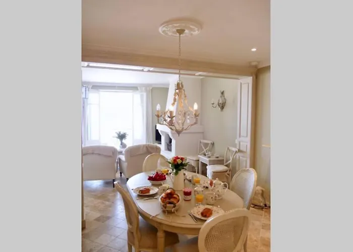 Bord De - Ac, Wifi, Chic, Sea View, 2 Minutes Walk