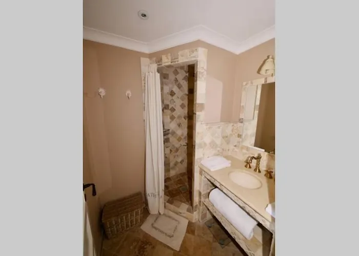 Bord De - Ac, Wifi, Chic, Sea View, 2 Minutes Walk